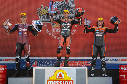KYLE WYMAN ARRASA EN LAGUNA SECA Y DOMINA EL KING OF THE BAGGERS CON HARLEY-DAVIDSON® X DYNOJET